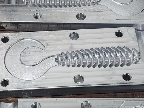 RFG Ribbed Flipping Grub 1 cavity or 6 cavity 